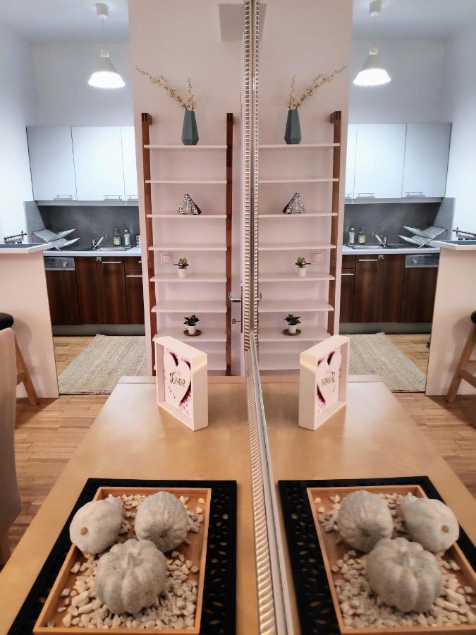 Nd Exquisites Wundervolles Ruhiges Terrassenapartment Mit Garage เวียนนา ภายนอก รูปภาพ