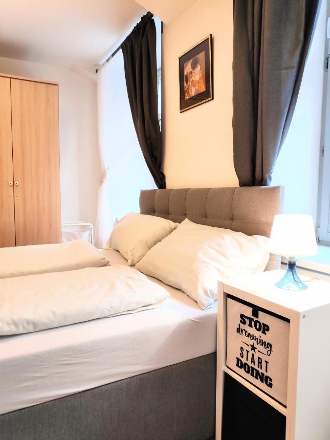 Nd Exquisites Wundervolles Ruhiges Terrassenapartment Mit Garage เวียนนา ภายนอก รูปภาพ